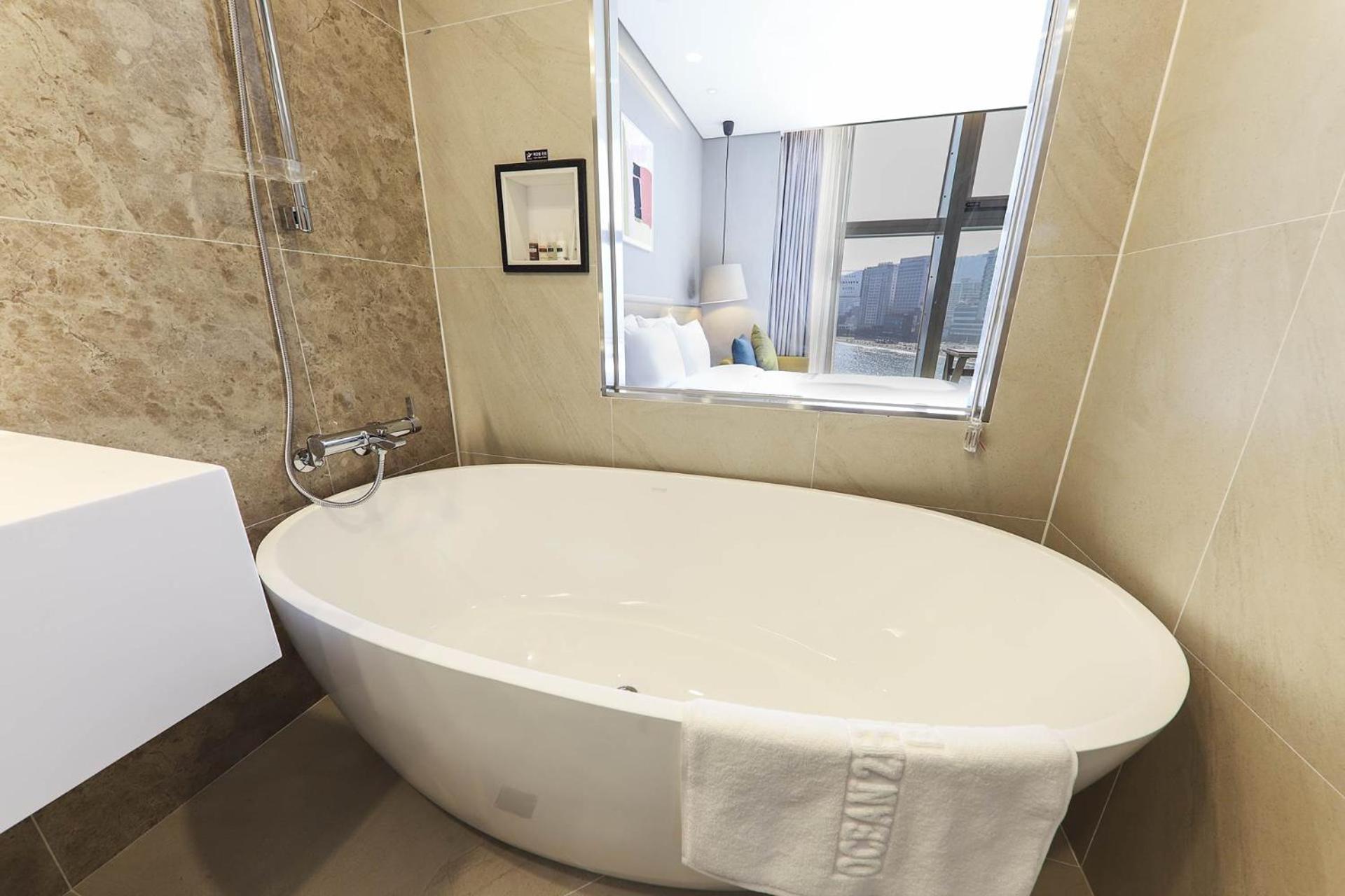 Ocean 2Heaven Hotel Busan Bagian luar foto